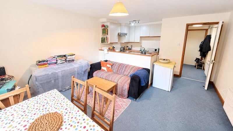 Apartment in Cambridge - View 2