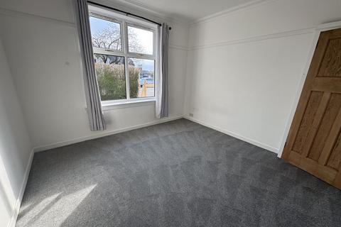 3 bedroom detached bungalow to rent, Gilmour Street, Eaglesham