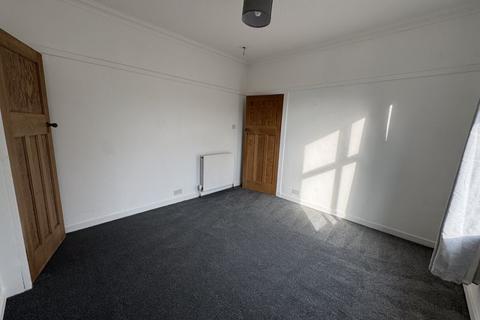 3 bedroom detached bungalow to rent, Gilmour Street, Eaglesham