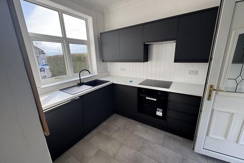 3 bedroom detached bungalow to rent, Gilmour Street, Eaglesham
