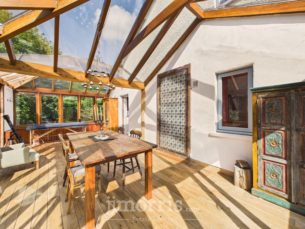 House in Cardigan, Pembrokeshire - More