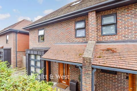 3 bedroom semi-detached house for sale, Sunte Avenue, Haywards Heath RH16