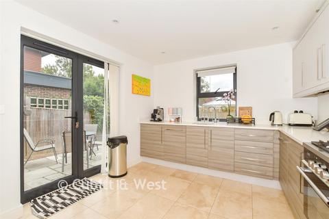 3 bedroom semi-detached house for sale, Sunte Avenue, Haywards Heath RH16
