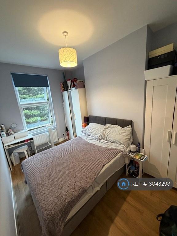 Apartment in London, Leyton - More