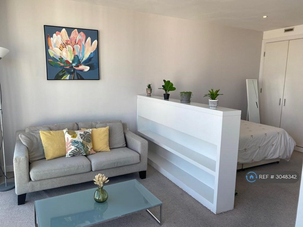 Apartment in Birmingham, West Midlands - View 2