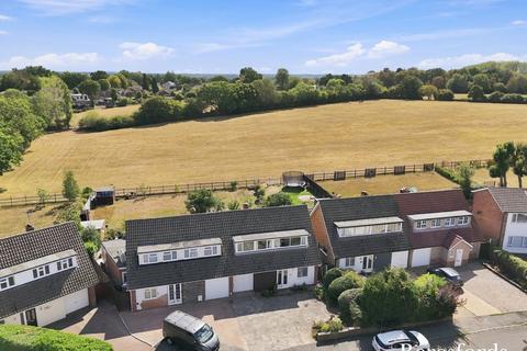 4 bedroom semi-detached house for sale, Nursery Road, Hook End, CM15