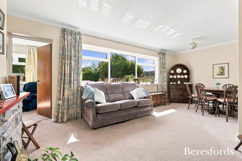 4 bedroom semi-detached house for sale, Nursery Road, Hook End, CM15
