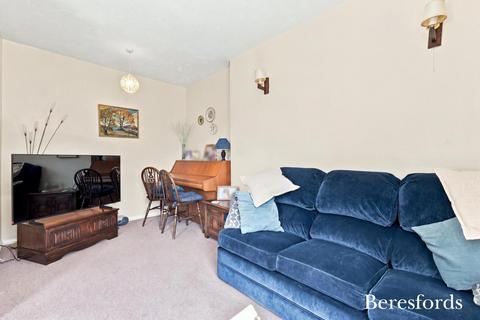 4 bedroom semi-detached house for sale, Nursery Road, Hook End, CM15