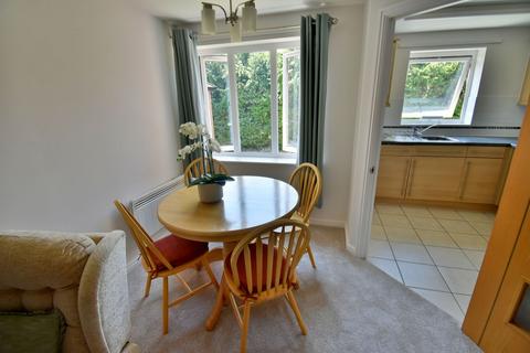 2 bedroom retirement property for sale, Ringwood Road, Ferndown, BH22