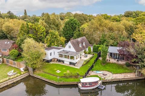 4 bedroom detached house for sale, King John Close, Staines-Upon-Thames TW19