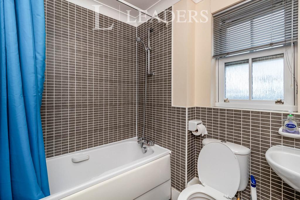 Apartment in Cambridge - View 5