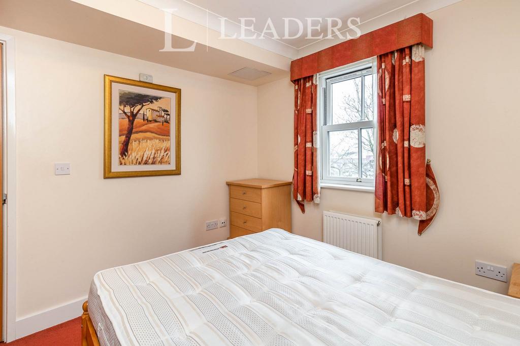 Apartment in Cambridge - More