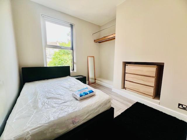 Apartment in Sheffield, South Yorkshire - View 3