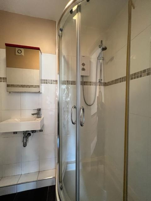 Apartment in Sheffield, South Yorkshire - View 5