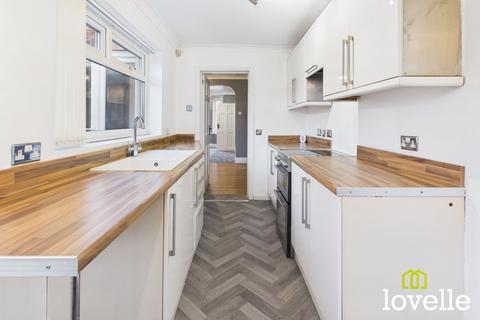 2 bedroom terraced house to rent, Telford Street, Hull HU9