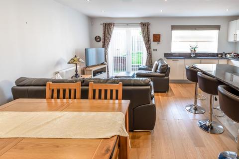 3 bedroom detached bungalow to rent, Everetts Close, Tickhill, Doncaster