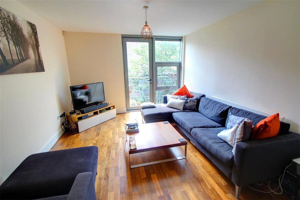 Apartment in Newcastle Upon Tyne - View 2