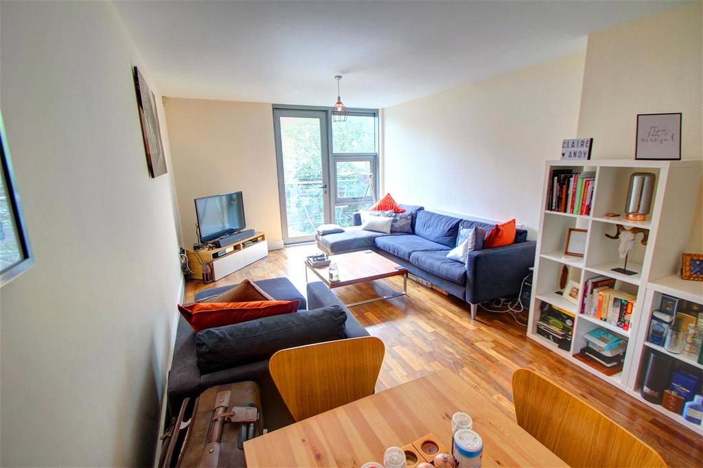 Apartment in Newcastle Upon Tyne - View 5