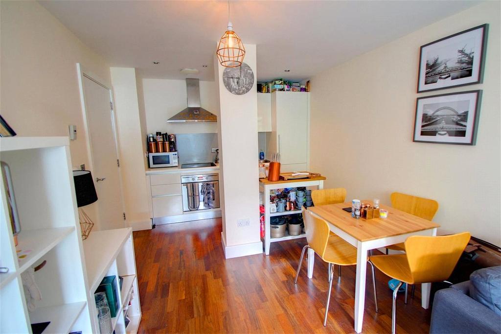Apartment in Newcastle Upon Tyne - More
