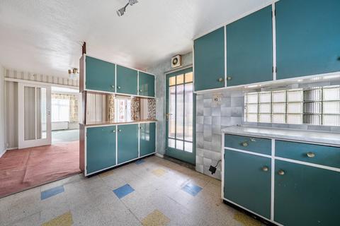 3 bedroom detached bungalow for sale, Park Avenue, Rushden, NN10