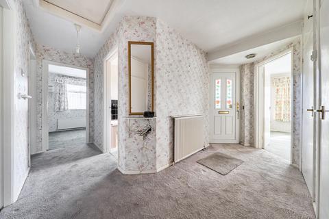 3 bedroom detached bungalow for sale, Park Avenue, Rushden, NN10