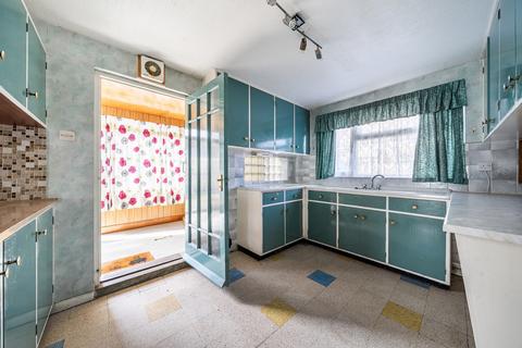 3 bedroom detached bungalow for sale, Park Avenue, Rushden, NN10