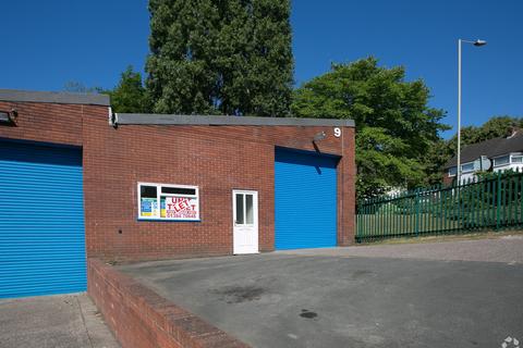 Warehouse to rent, Delph Rd Brierley Hill DY5 2UA