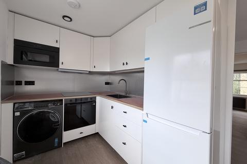 1 bedroom flat to rent, South Street, Epsom