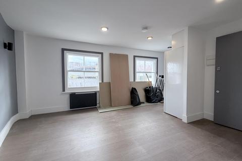 1 bedroom flat to rent, South Street, Epsom