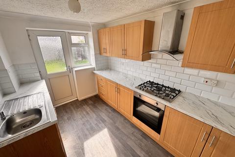 3 bedroom semi-detached house to rent, Rubens Walk, CORBY