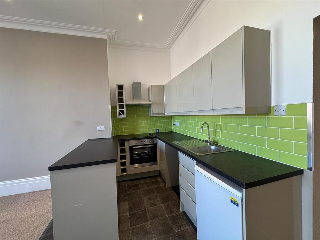 Apartment in Brighton - View 4