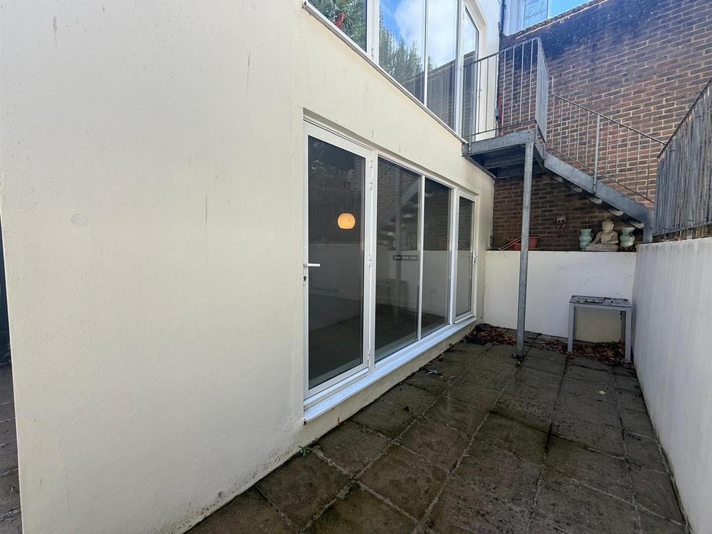 Apartment in Hove - More