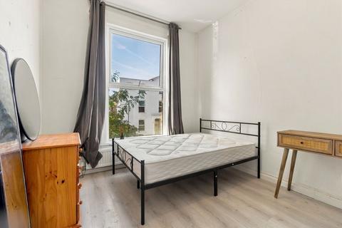 3 bedroom flat to rent, Wilberforce Road, London N4