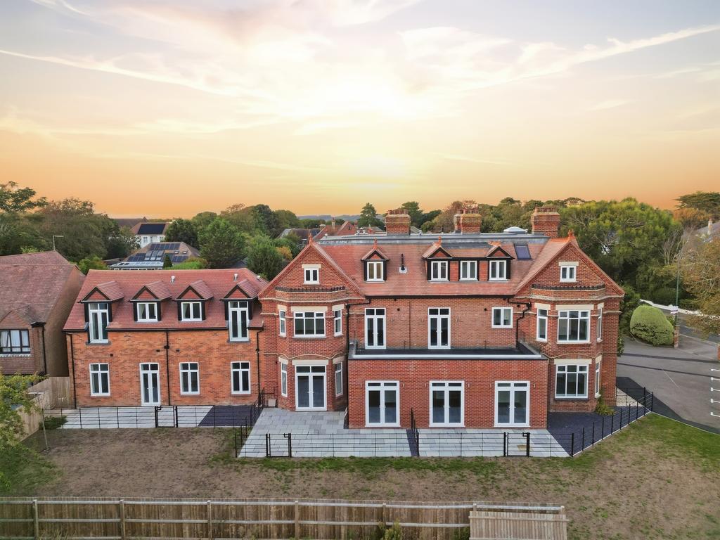 Apartment in Bournemouth - More