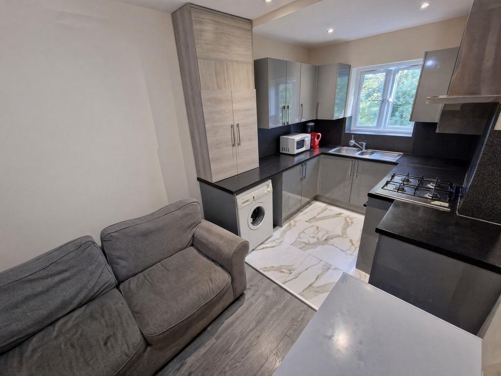 Apartment in Leicester - View 3