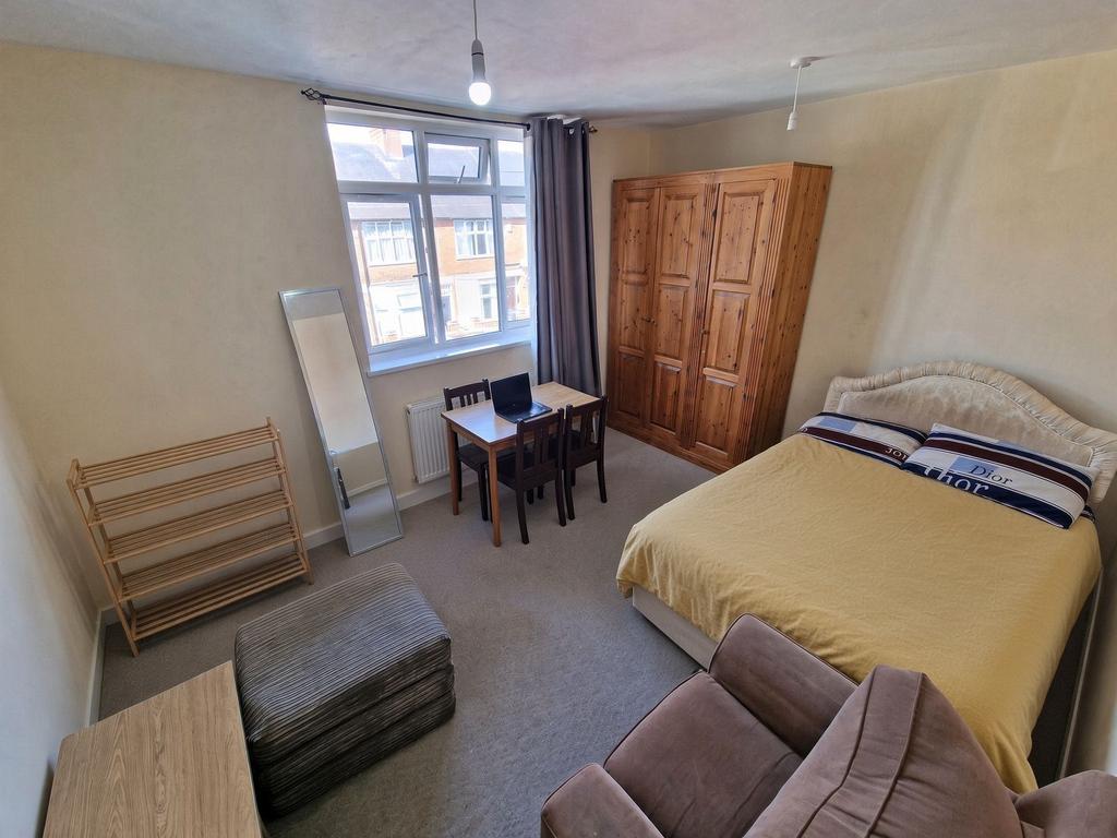 Apartment in Leicester - View 5