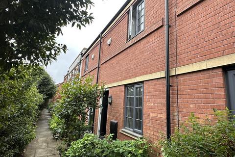 2 bedroom townhouse to rent, Wolsey Island Way, Leicester
