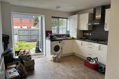 2 bedroom townhouse to rent, Wolsey Island Way, Leicester
