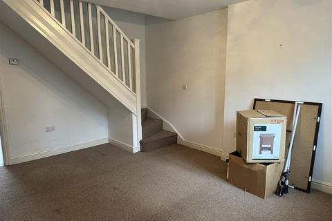 2 bedroom townhouse to rent, Wolsey Island Way, Leicester