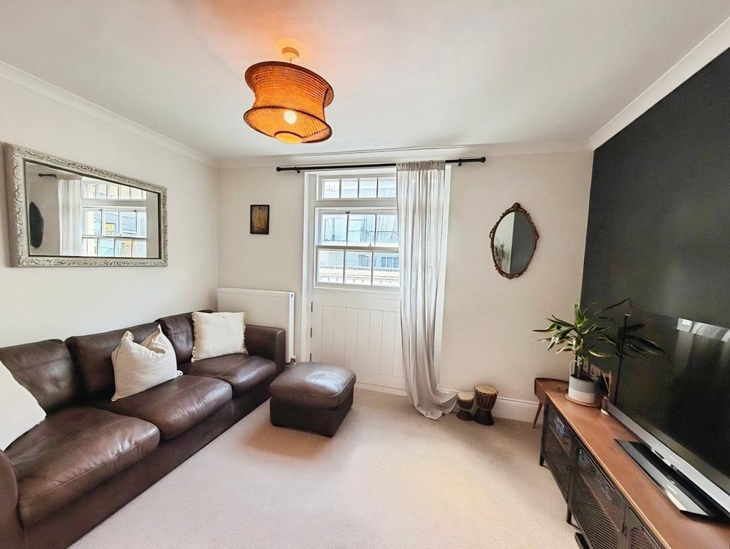 Apartment in East Sussex - View 3