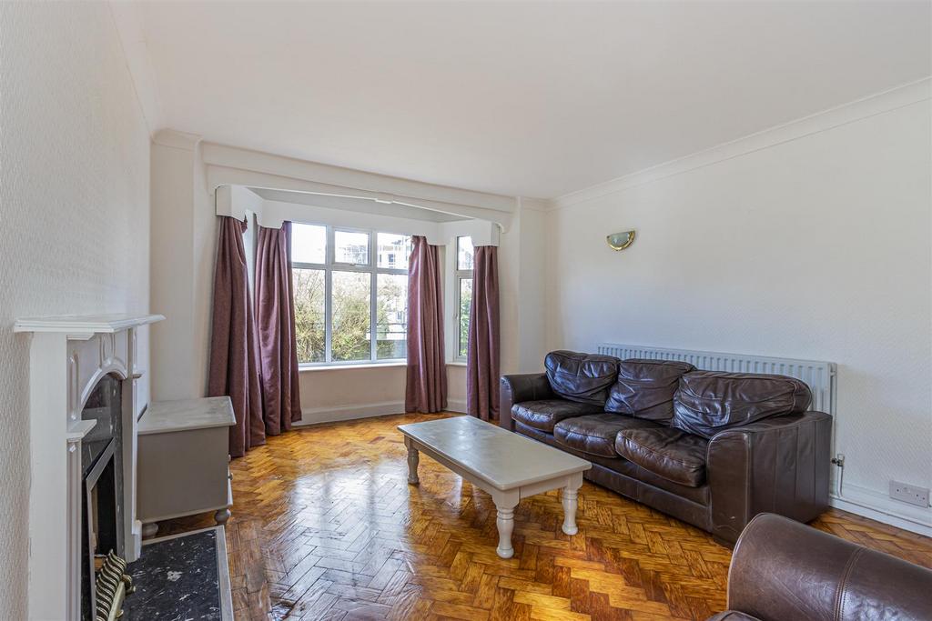 Apartment in Cardiff - View 3