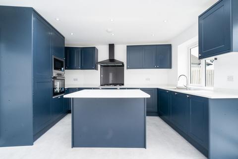 5 bedroom semi-detached house for sale, St Georges Crescent, Cippenham SL1