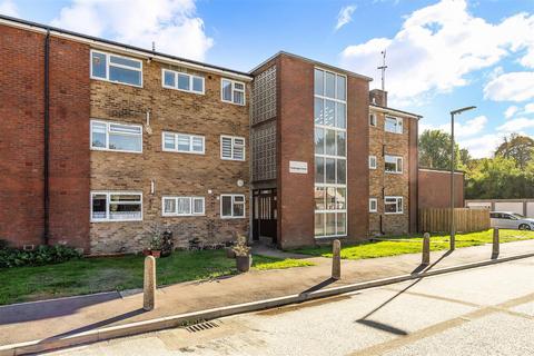 2 bedroom apartment for sale, Tonbridge Close, Banstead