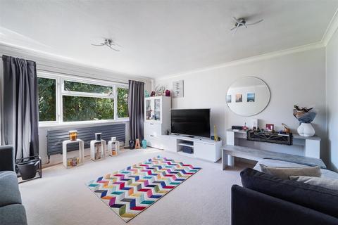 2 bedroom apartment for sale, Tonbridge Close, Banstead