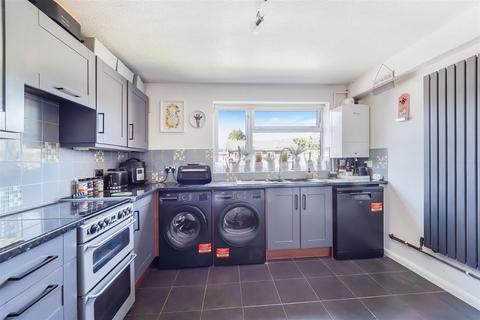 2 bedroom apartment for sale, Tonbridge Close, Banstead