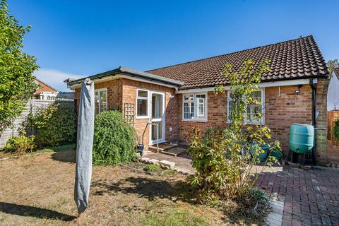 2 bedroom semi-detached bungalow for sale, Thames Avenue, Bicester, OX26