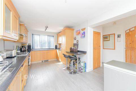 4 bedroom semi-detached house for sale, Hever Court Road, Gravesend DA12