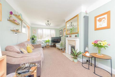 4 bedroom semi-detached house for sale, Hever Court Road, Gravesend DA12