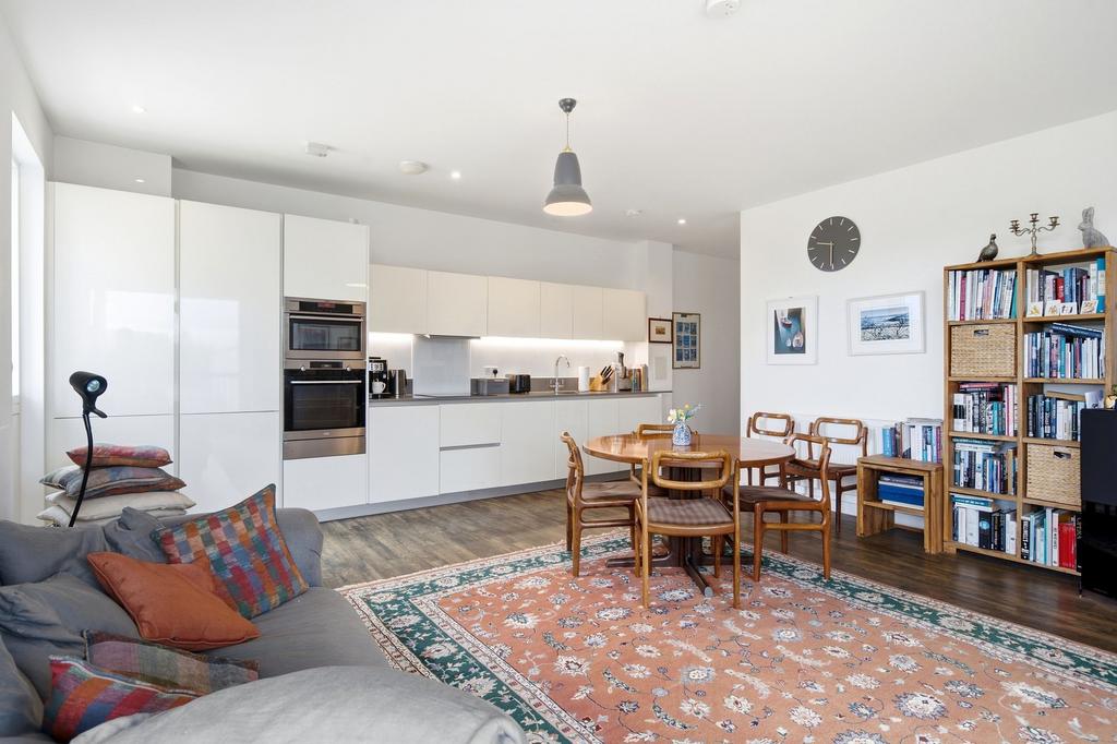 Apartment in Cambridge - View 5