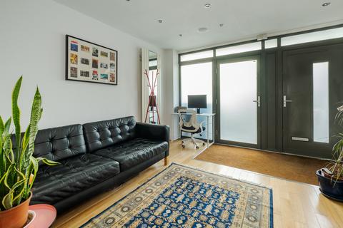 3 bedroom house for sale, Camden Mews, London, NW1
